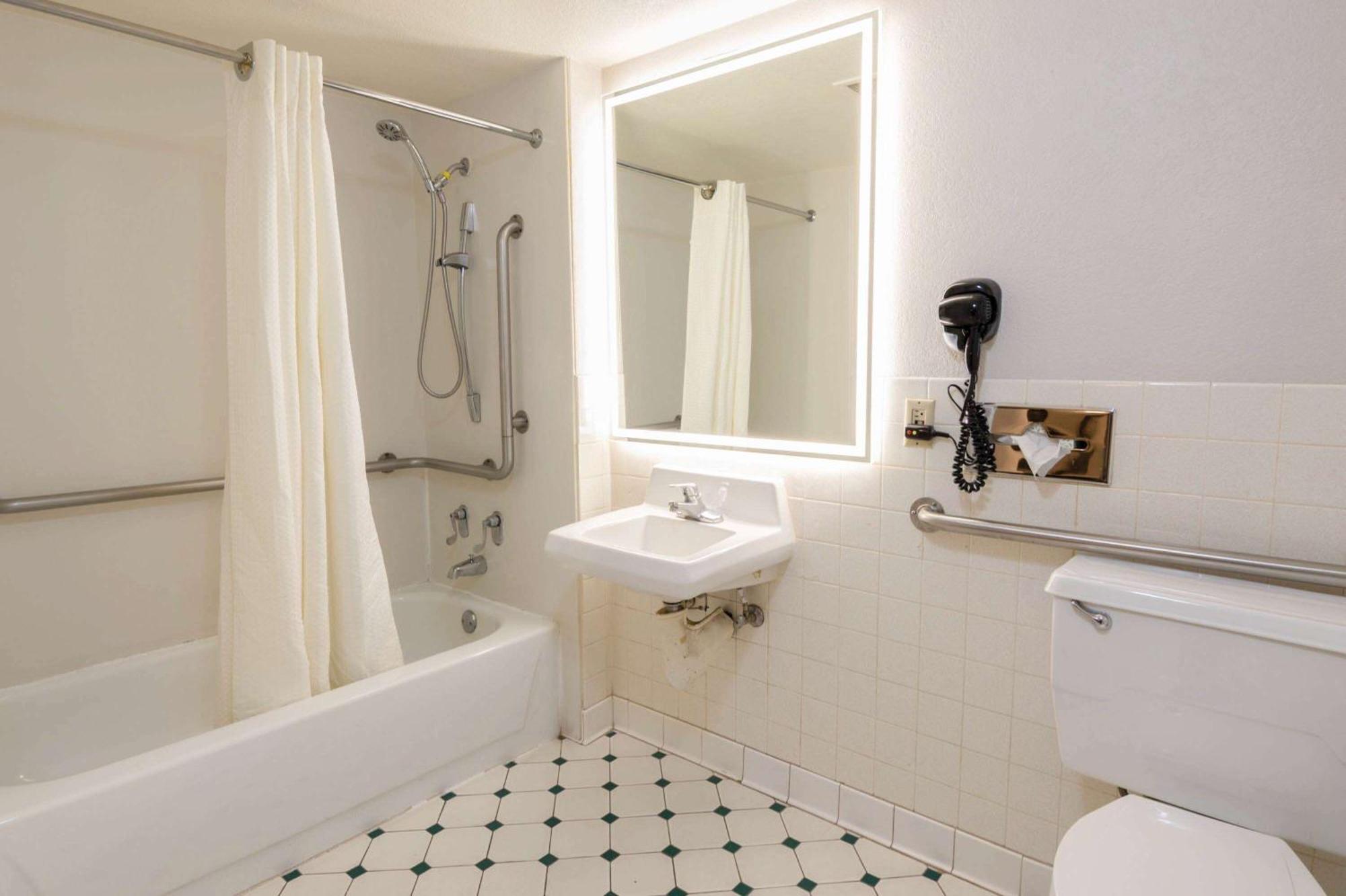La Quinta Inn By Wyndham Stockton Buitenkant foto